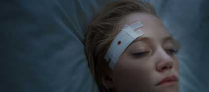 It follows de David Robert Mitchell - Cine-Woman It follows de David Robert Mitchell - Cine-Woman