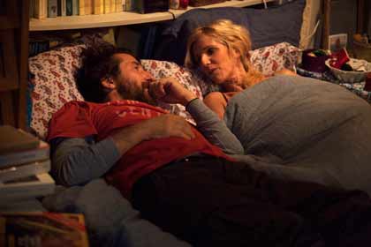 Edouard Baer et Sandrine Kiberlain dans Encore heureux Edouard Baer et Sandrine Kiberlain dans Encore heureux