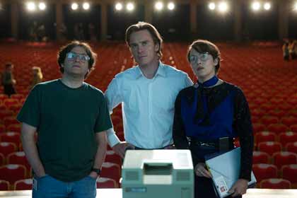 Steve Woz Wozniak (Seth Rogen), Steve Jobs (Michael Fassbender) et Joanna Hoffman (Kate Winslet) Steve Woz Wozniak (Seth Rogen), Steve Jobs (Michael Fassbender) et Joanna Hoffman (Kate Winslet)