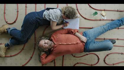 Liv Henneguier (Rose) et Andrzej Chyra (Jozef) dans Crache coeur Liv Henneguier (Rose) et Andrzej Chyra (Jozef) dans Crache coeur
