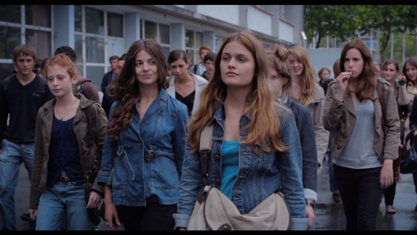 17 filles de Delphine et Muriel Coulin 17 filles de Delphine et Muriel Coulin
